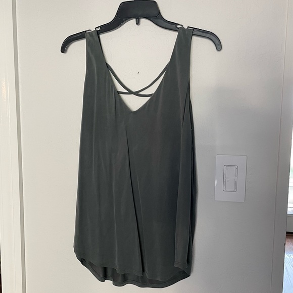 Tart Army Green Criss Cross Back Flowy Blouse, Med - Picture 1 of 5